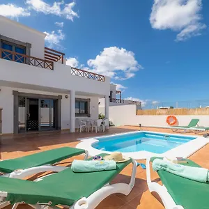 https://casa-lago.in-canary-islands.com